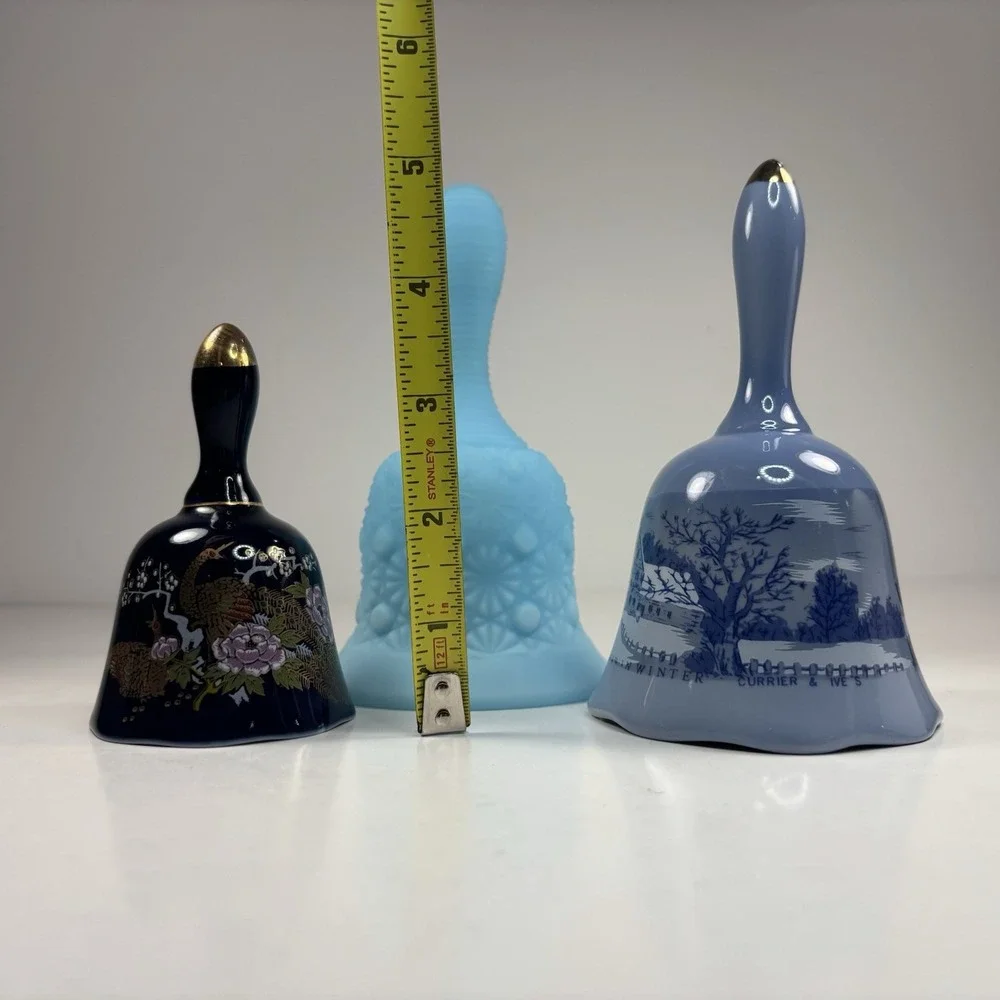 Vintage Set Of 3 Blue  Bells‎ Fenton Satin Daisy Button Price Winter Japan Birds
